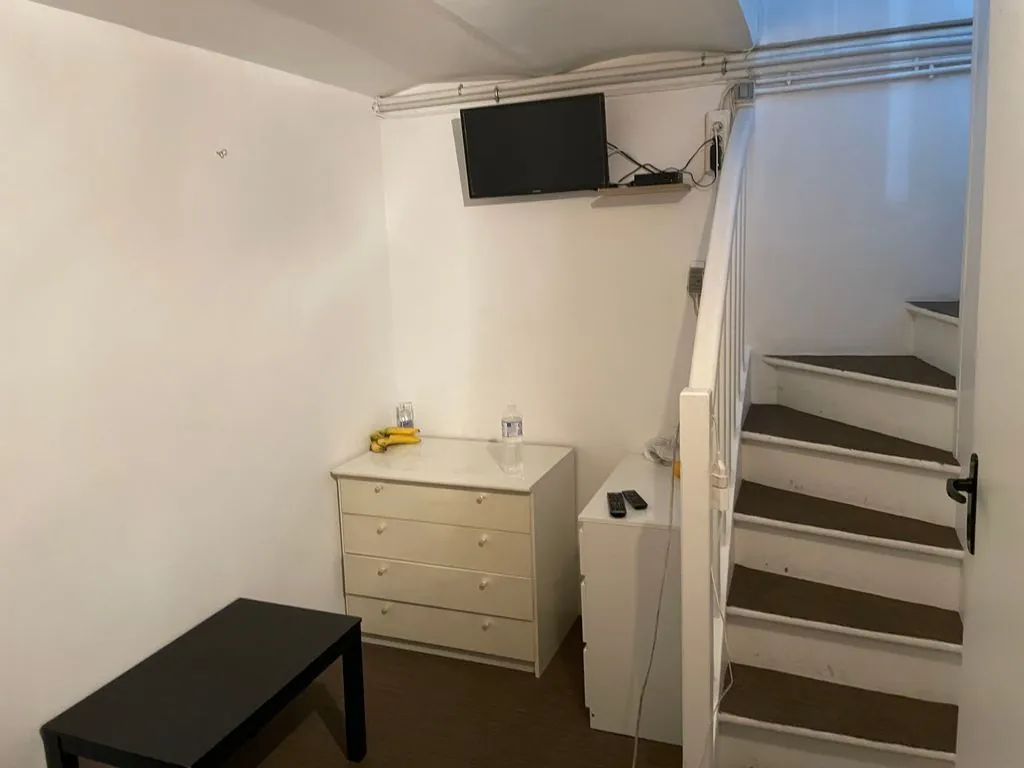 Local d'habitation à usage professionnel à Auteuil Paris 