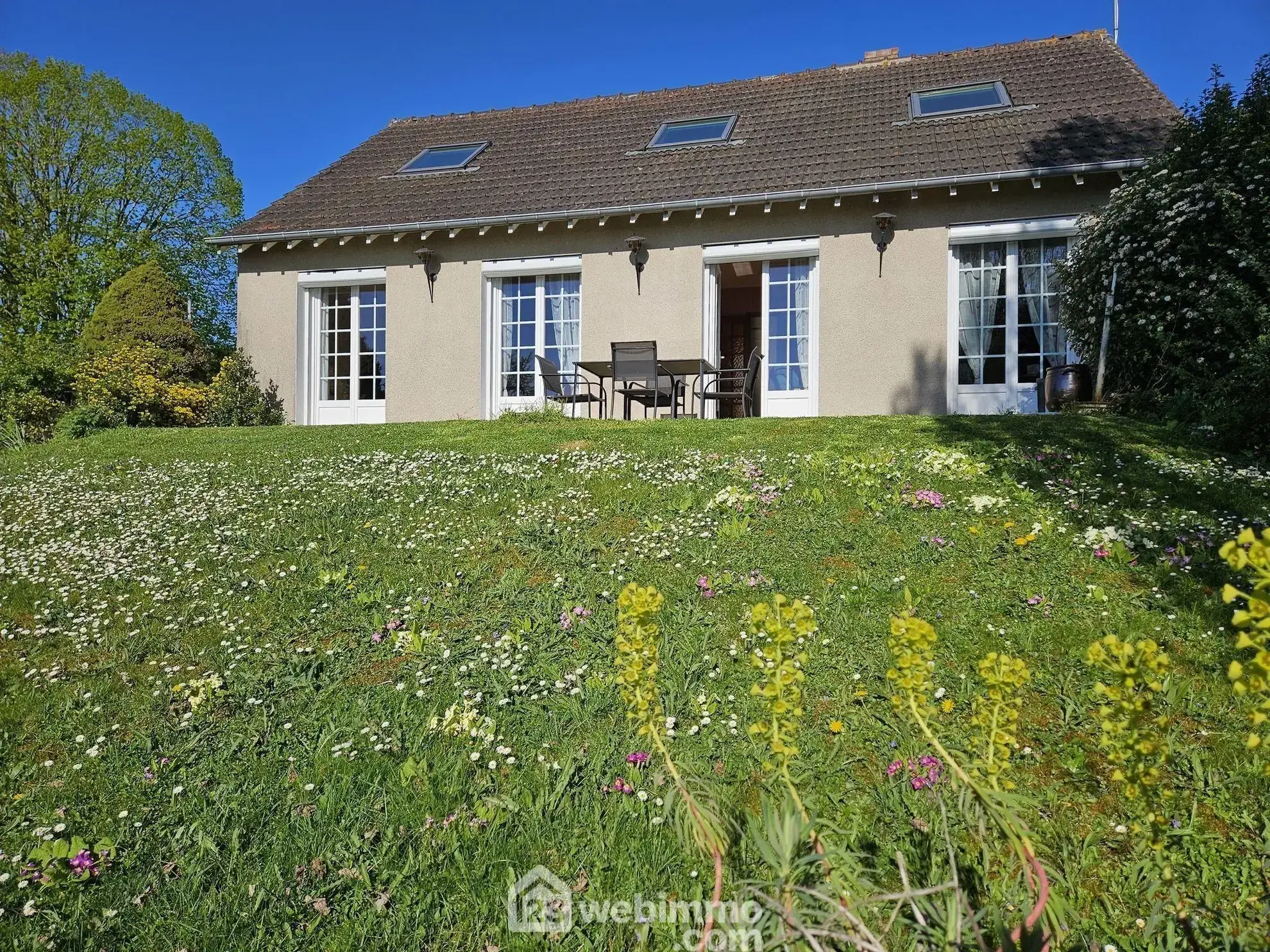 Maison à rénover de 105 m² à Treuzy-Levelay proche Nemours 