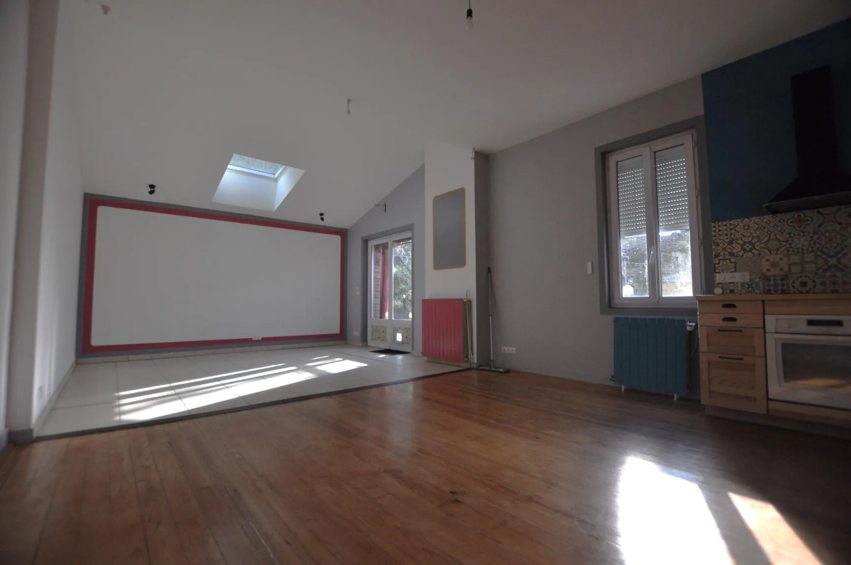 Maison à vendre à Langoiran avec jardin, terrasse et stationnement 