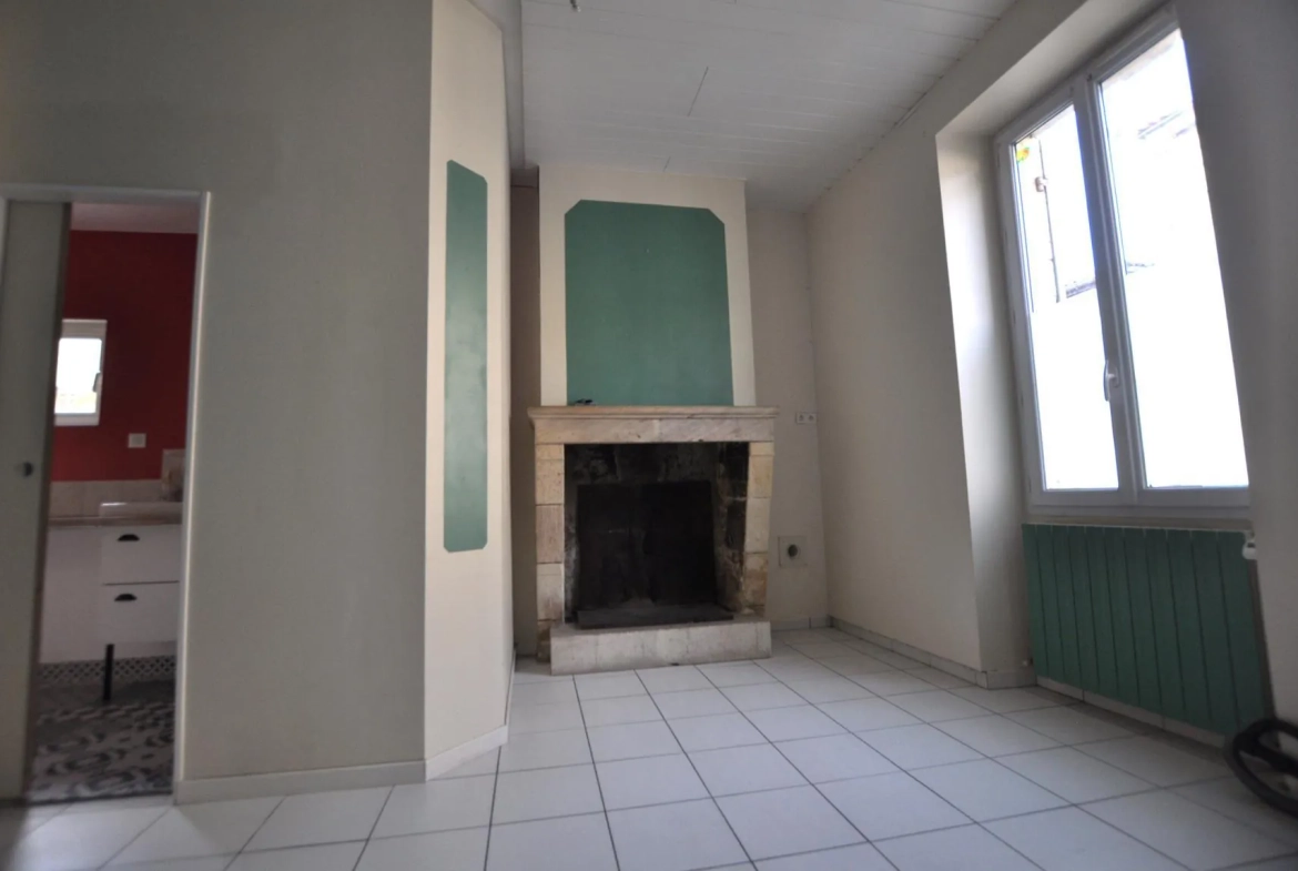 Maison à vendre à Langoiran avec jardin, terrasse et stationnement 