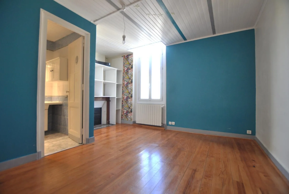 Maison à vendre à Langoiran avec jardin, terrasse et stationnement 