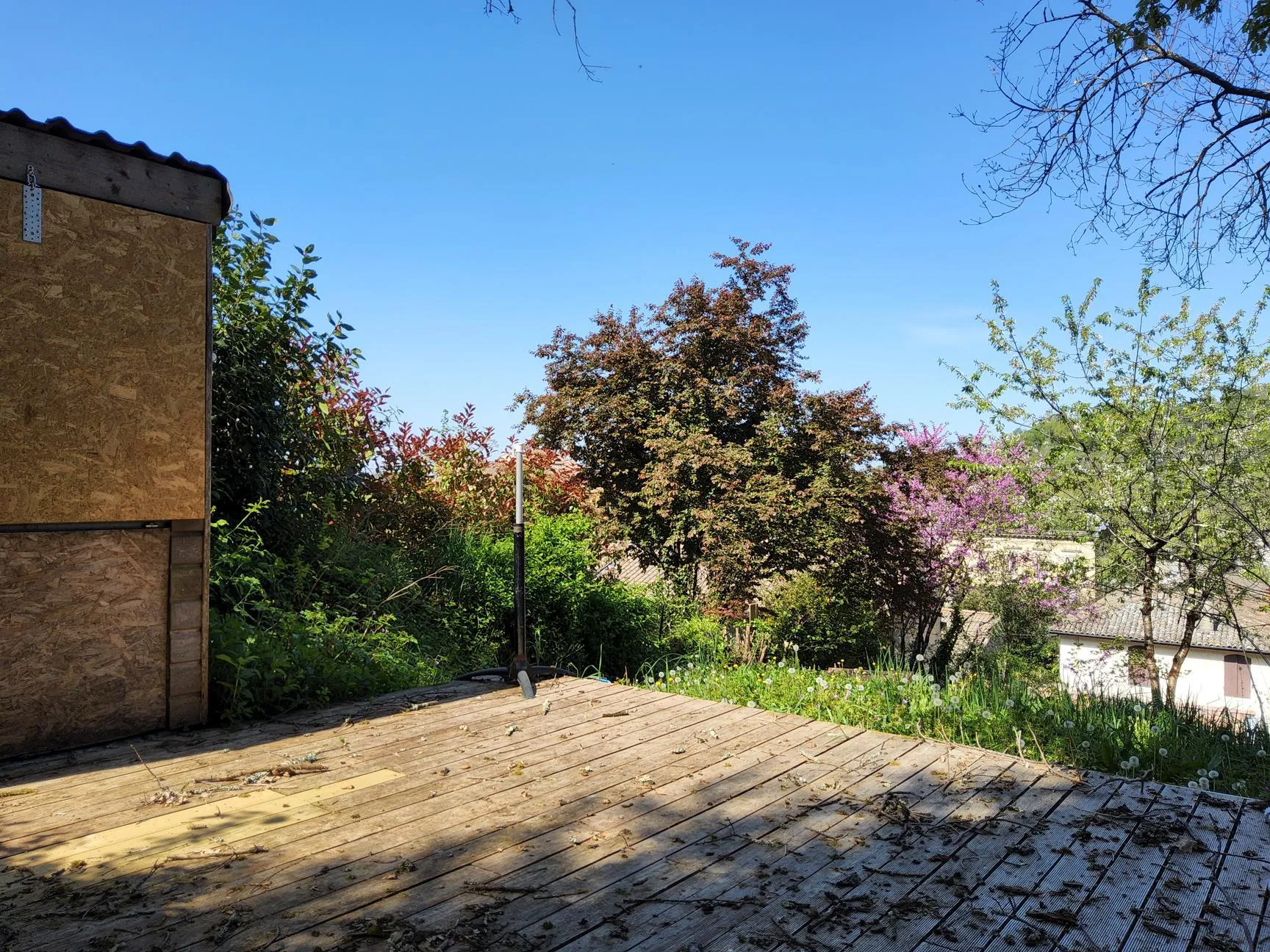 Maison à vendre à Langoiran avec jardin, terrasse et stationnement 