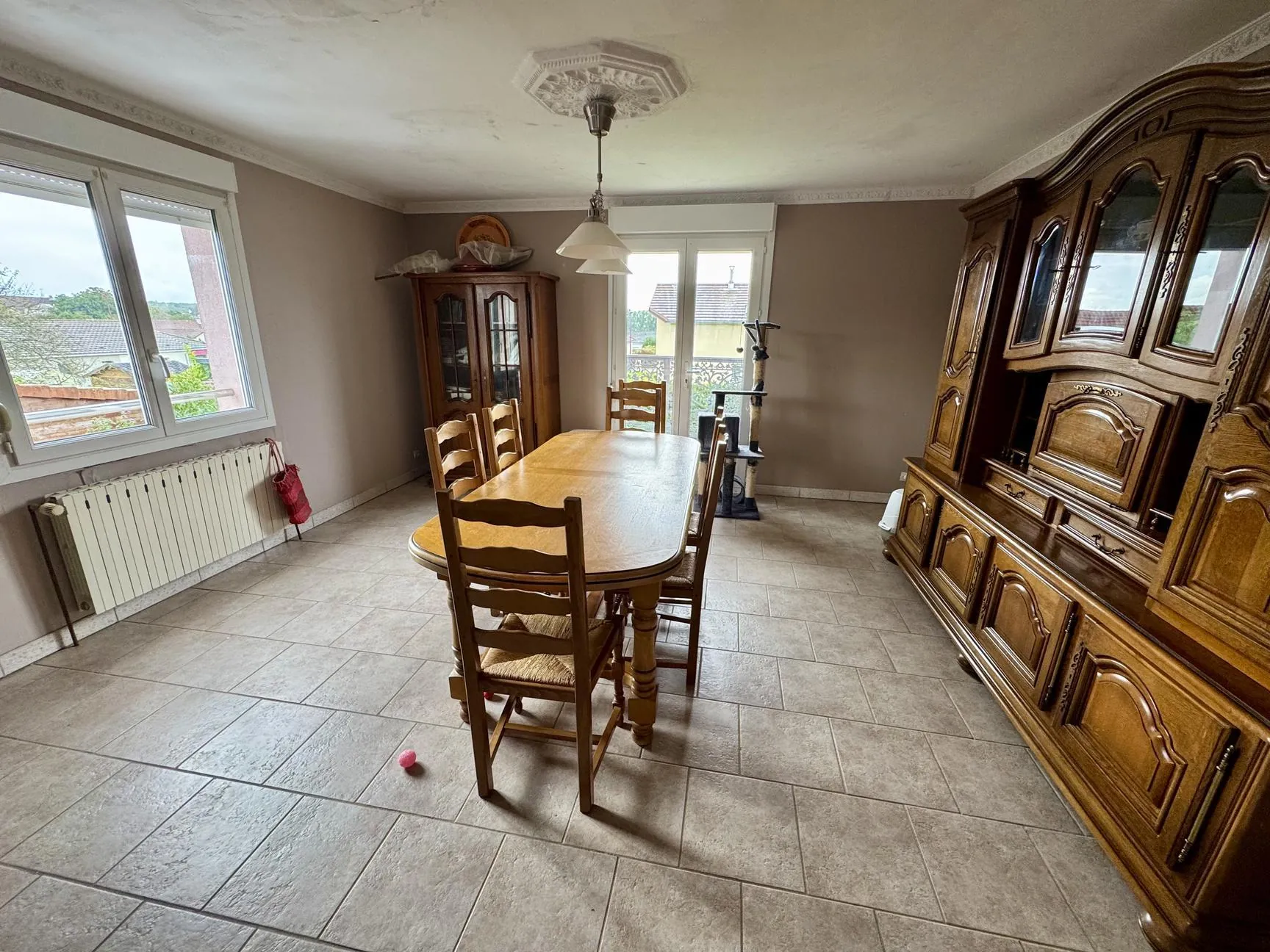 Grande maison familiale à Épinal de 198 m² avec terrain et parking 
