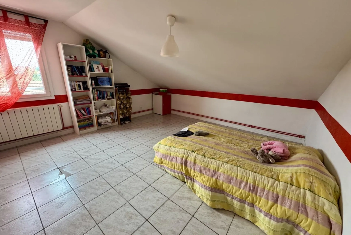 Grande maison familiale à Épinal de 198 m² avec terrain et parking 