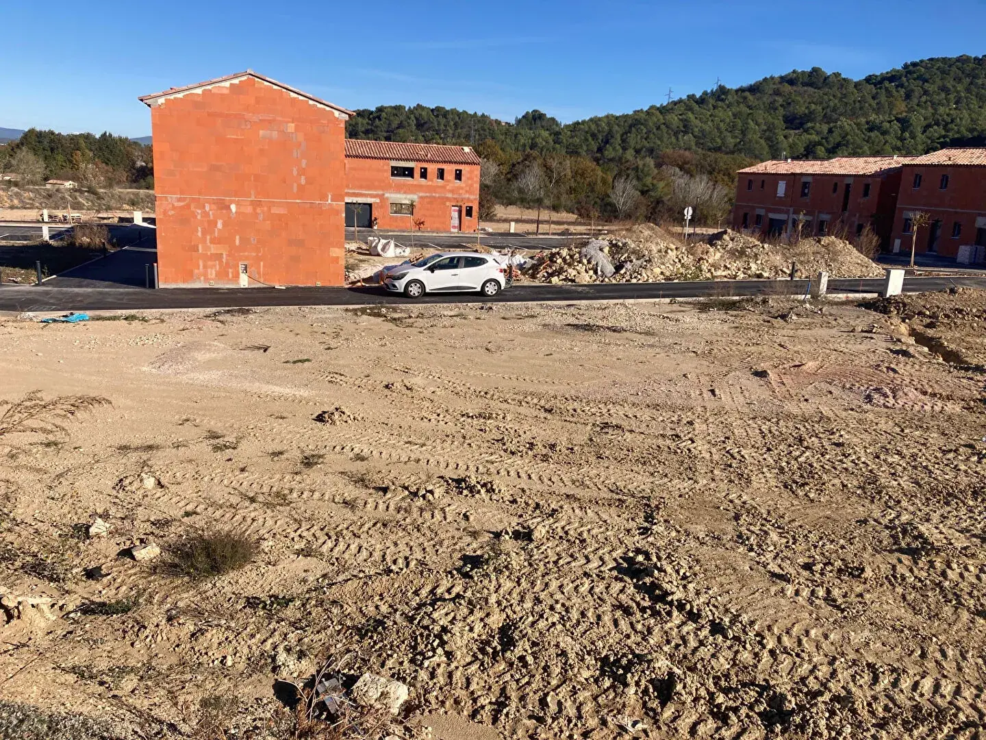Terrain constructible de 578 m² à Le Puy Sainte Réparade – Prêt à taux zéro 