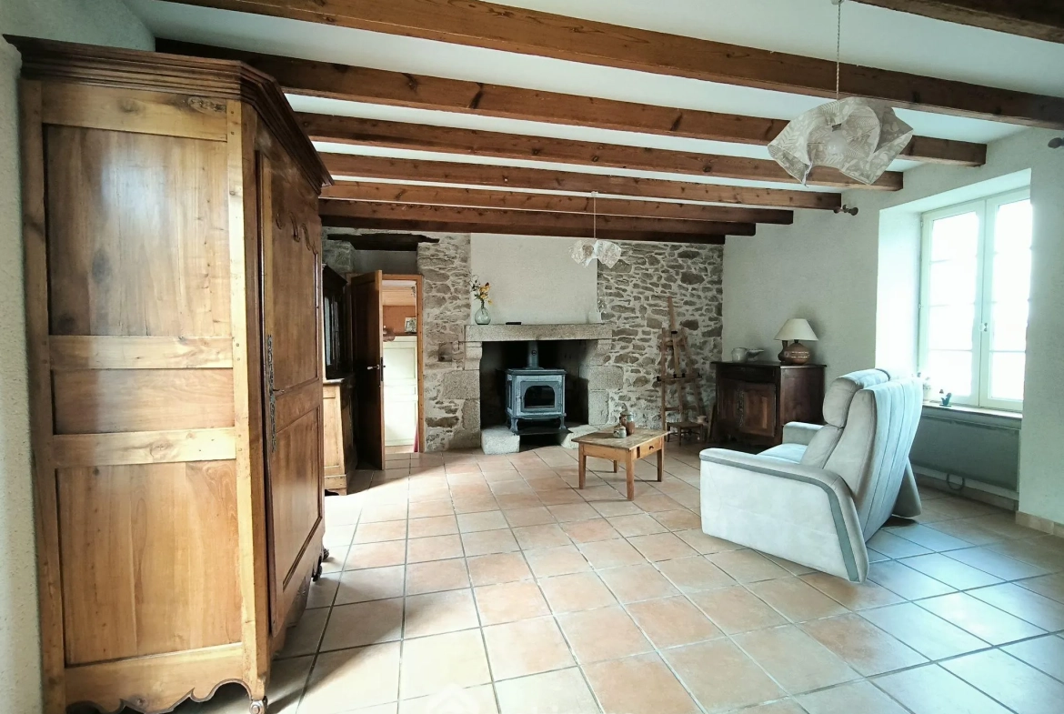 Grande maison en pierres avec deux habitations à Les Herbiers – 8 pièces, 4 chambres 