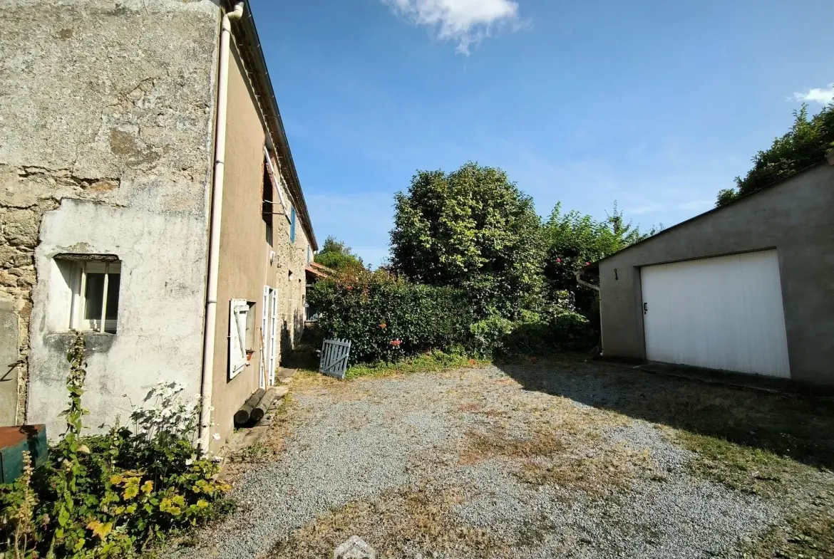 Grande maison en pierres avec deux habitations à Les Herbiers – 8 pièces, 4 chambres 
