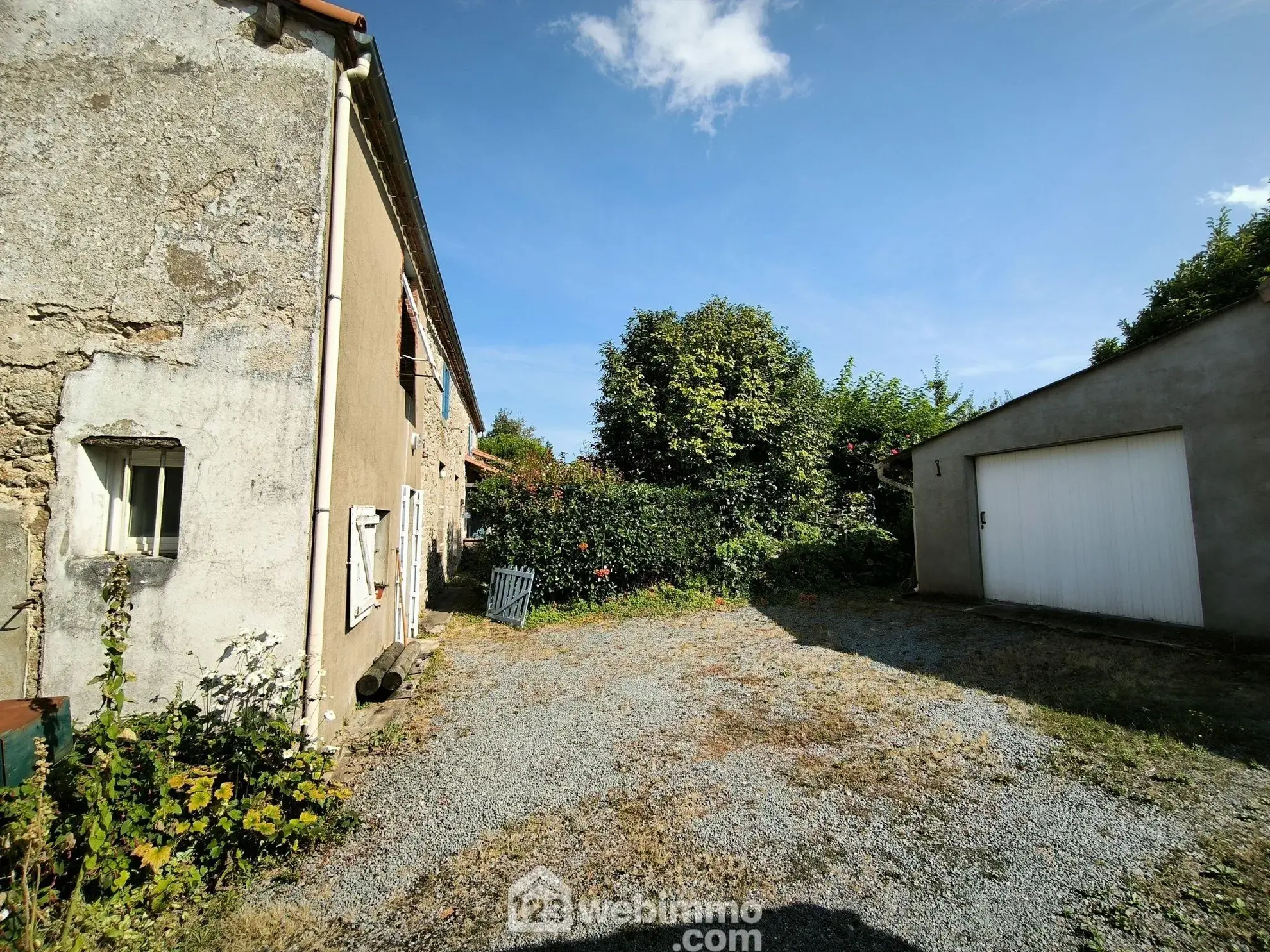 Grande maison en pierres avec deux habitations à Les Herbiers – 8 pièces, 4 chambres 