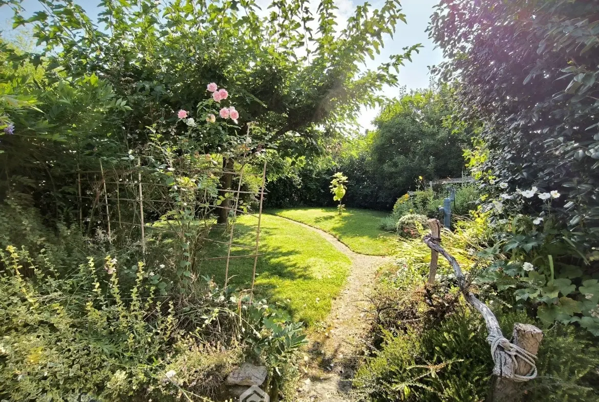 Grande maison en pierres avec deux habitations à Les Herbiers – 8 pièces, 4 chambres 