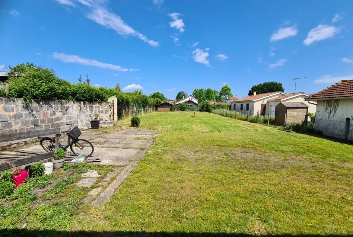 Belle maison de plain-pied avec jardin et terrasse à Morcenx 