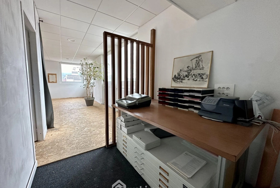Bureaux à vendre de 50m² à Verdun, vue sur la Meuse et parking gratuit 