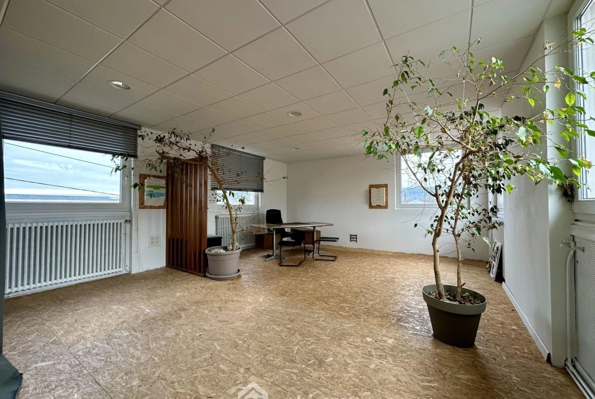 Bureaux à vendre de 50m² à Verdun, vue sur la Meuse et parking gratuit 