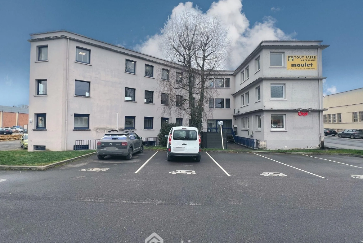 Bureaux à vendre de 50m² à Verdun, vue sur la Meuse et parking gratuit 