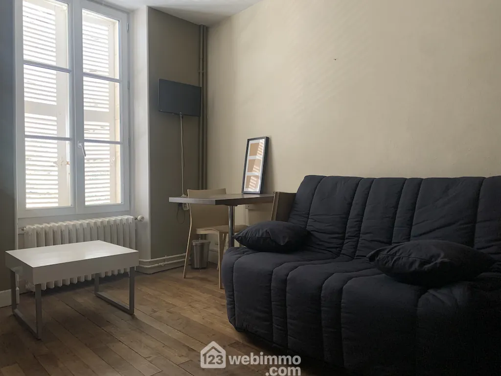 Immeuble de rapport à Poitiers avec 6 logements meublés – Centre-ville 