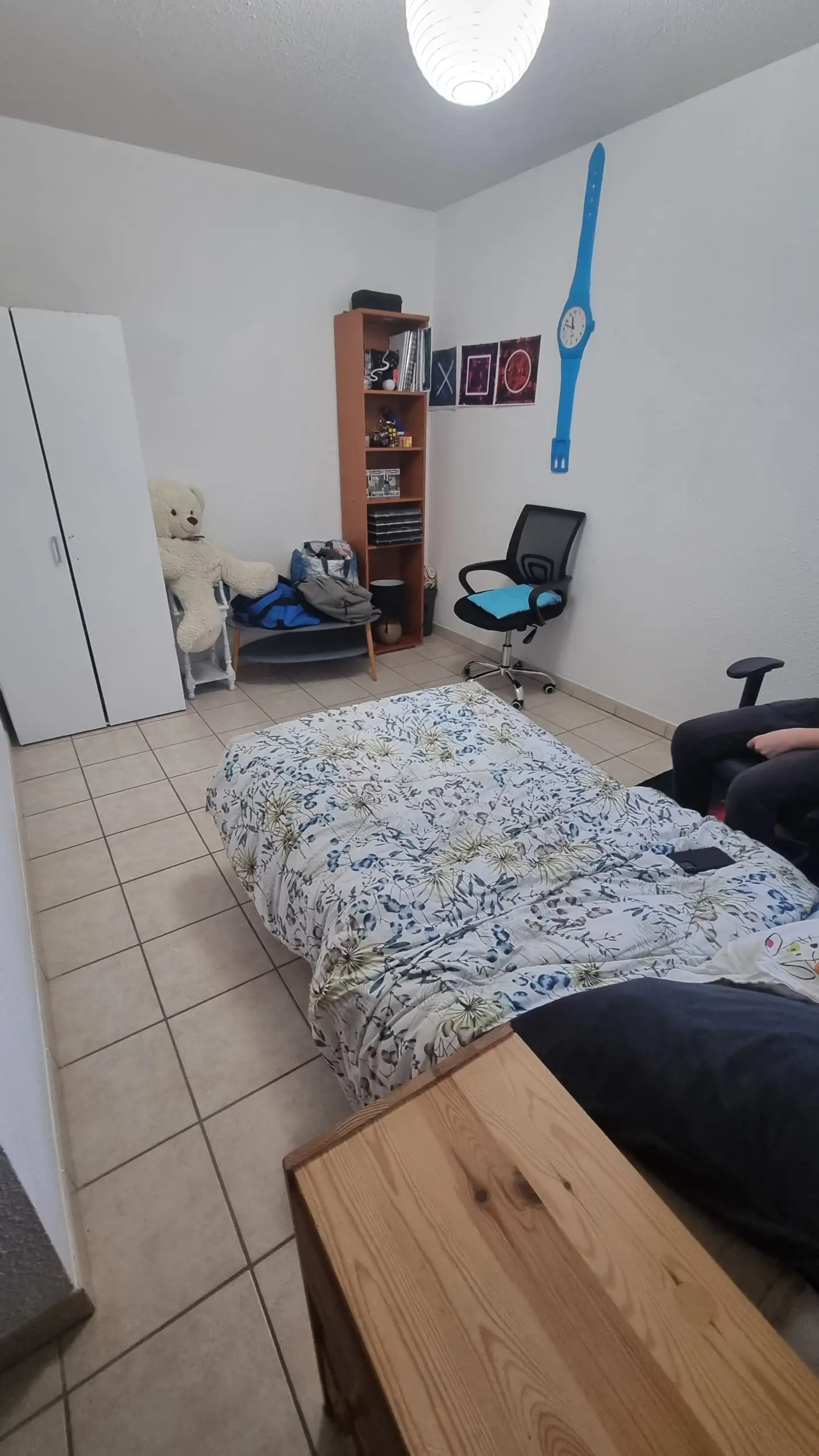 Vente d'un appartement T3 loué à Villerest avec parking et balcon 