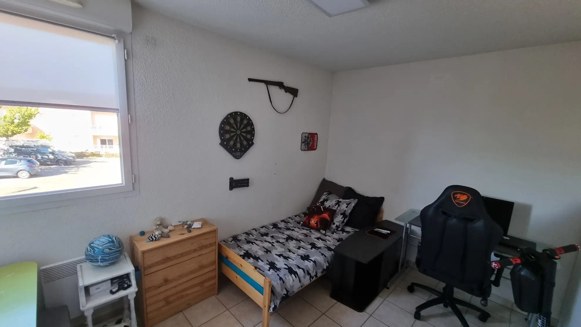 Vente d'un appartement T3 loué à Villerest avec parking et balcon 