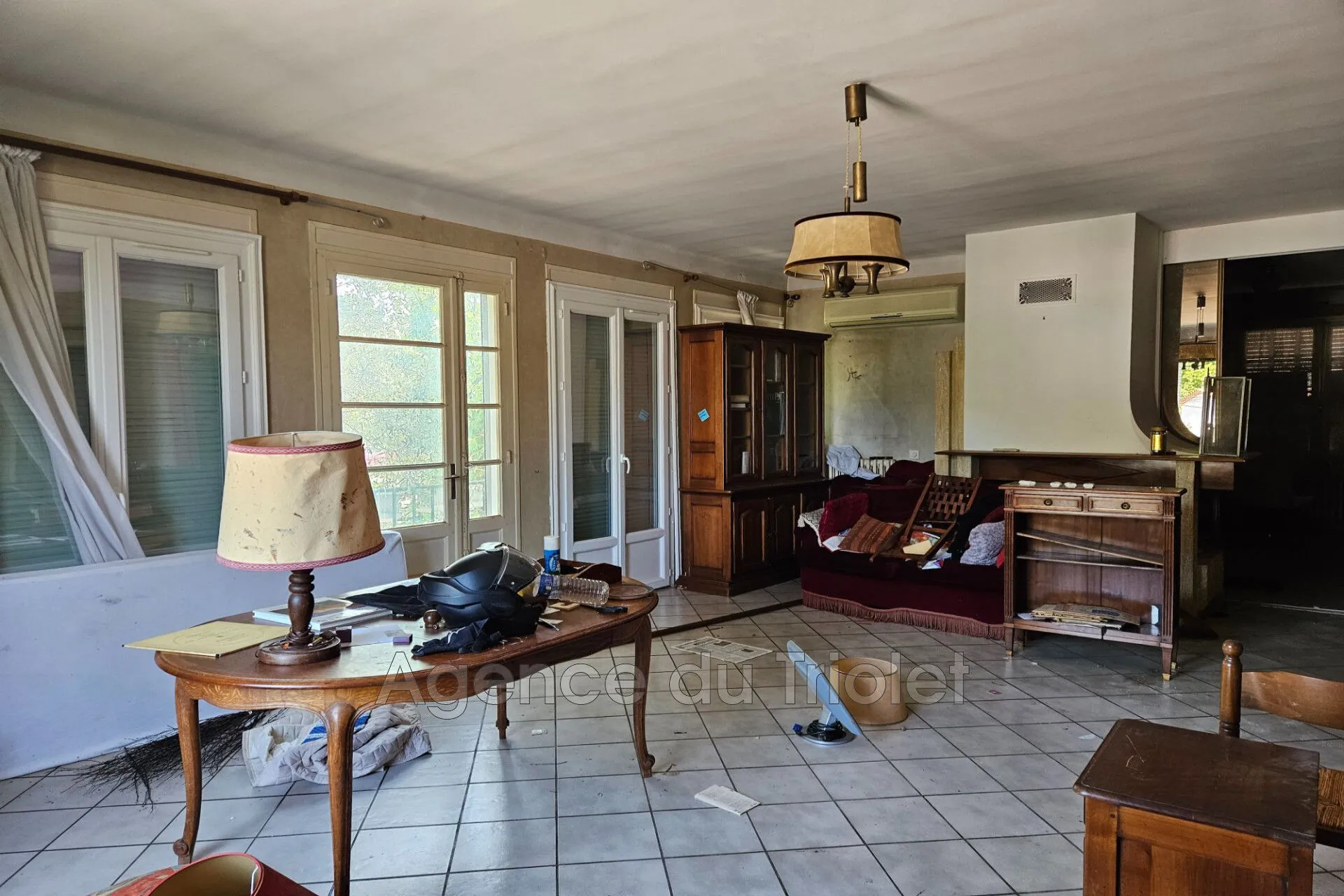 Grand appartement F4 à rénover de 114 m² à Montpellier avec garage et cave 