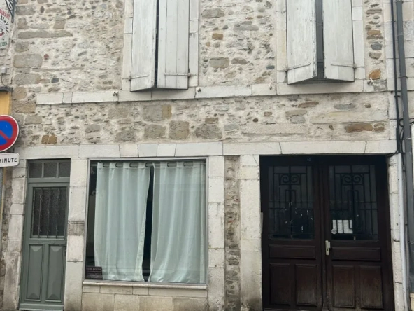 Spacieux T3 en hyper centre de Nay, calme et idéalement situé