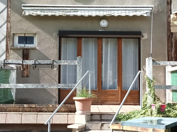 Maison à vendre à Novion-Porcien avec jardin et potentiel d'aménagement
