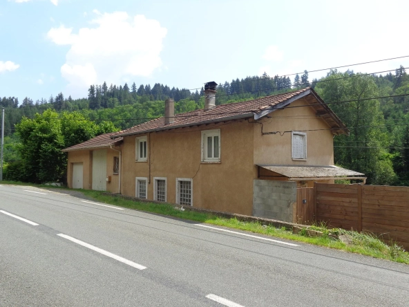 Maison en pierre avec terrain plat à vendre à Saint Nizier d'Azergues
