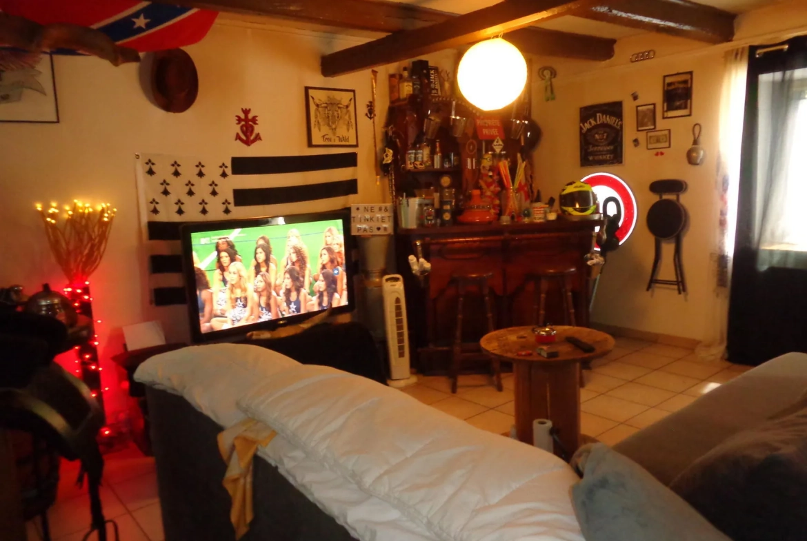 Maison en pierre avec terrain plat à vendre à Saint Nizier d'Azergues 