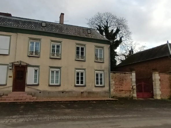 Belle maison de caractère à Novion-Porcien avec jardin et dépendance