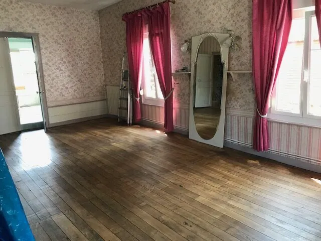 Belle maison de caractère à Novion-Porcien avec jardin et dépendance 