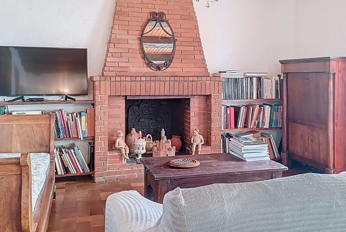 Maison ancienne de 98 m² avec 3 chambres à Montredon-Labessonnié 