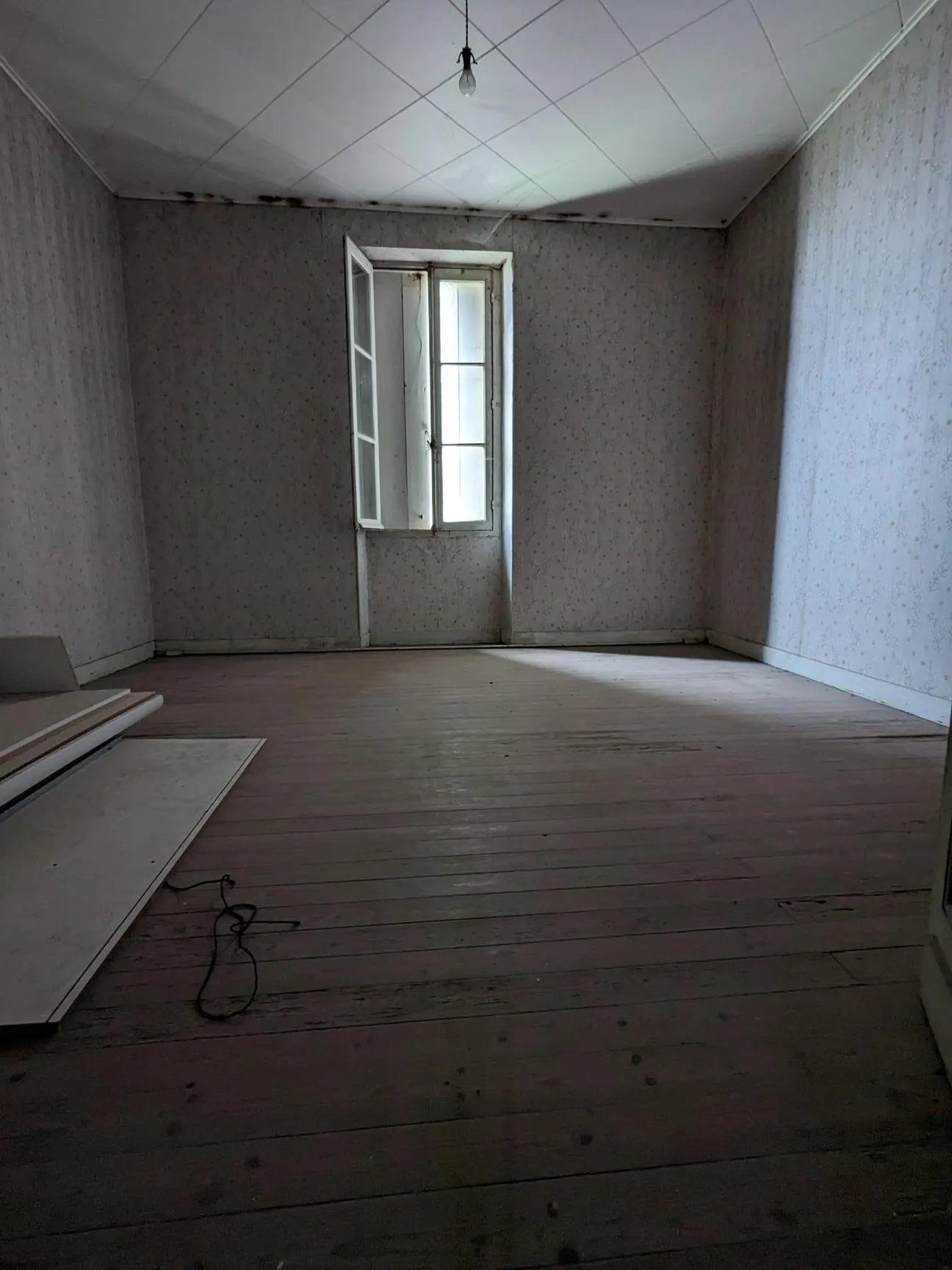 Girondine à rénover avec jardin et vue dégagée à Saint-Pierre-de-Bat 