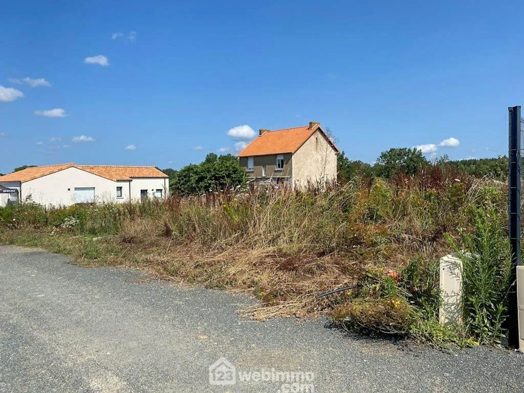 Terrain à bâtir de 164 m² à Saint Macaire en Mauges, proche Cholet et Nantes 