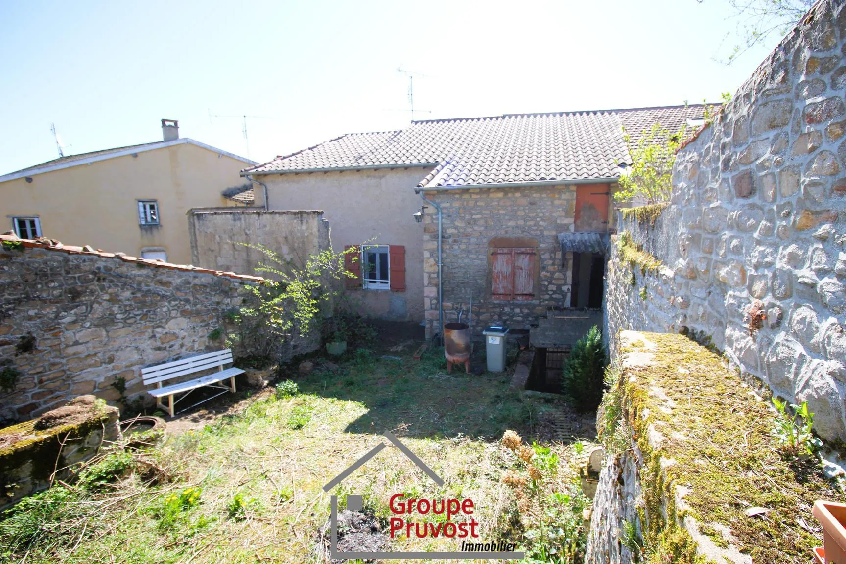 Maison de village à rénover avec jardin à Tramayes - Grand potentiel 