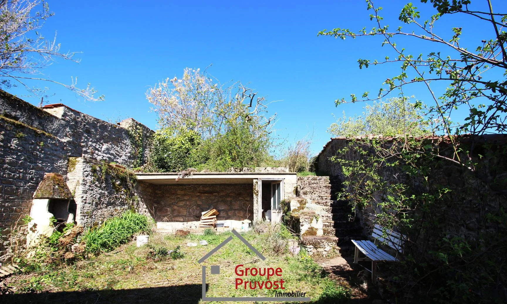 Maison de village à rénover avec jardin à Tramayes - Grand potentiel 
