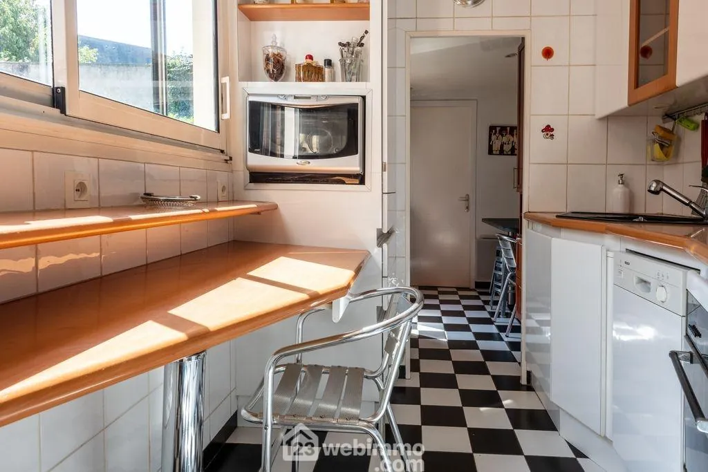 Maison de ville à Cholet de 132m² avec potentiel et jardin 