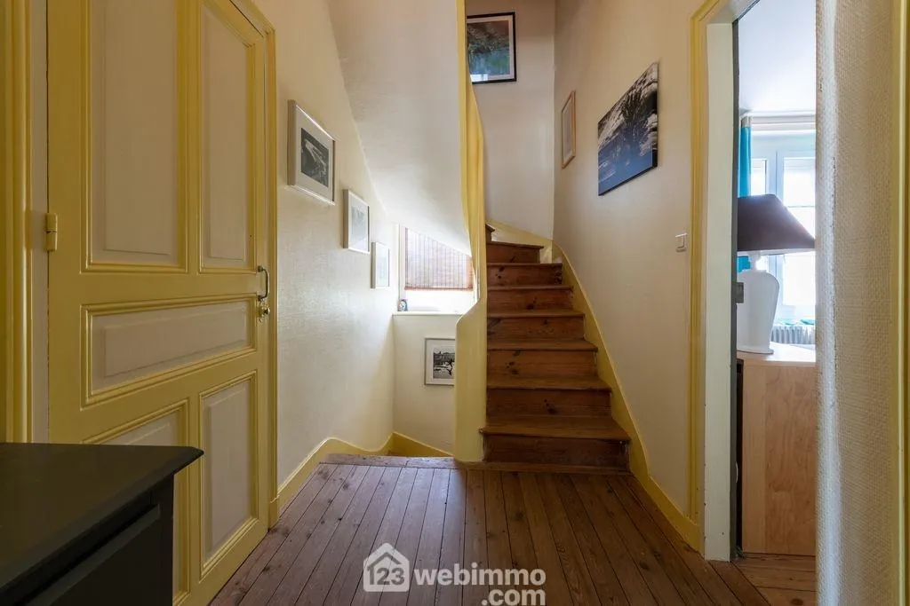 Maison de ville à Cholet de 132m² avec potentiel et jardin 