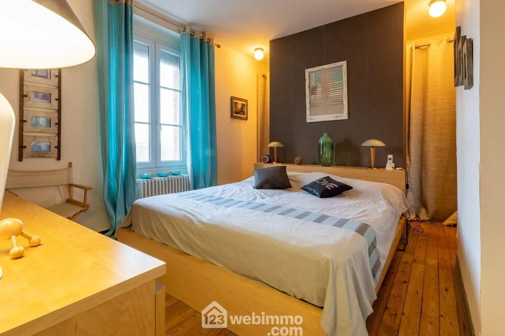 Maison de ville à Cholet de 132m² avec potentiel et jardin 