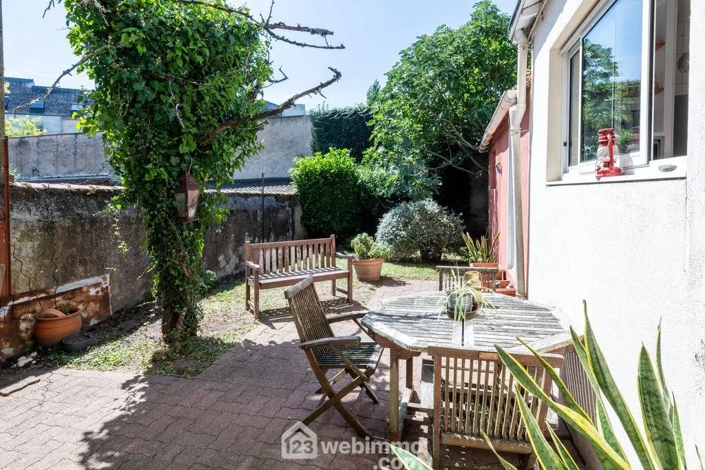 Maison de ville à Cholet de 132m² avec potentiel et jardin 