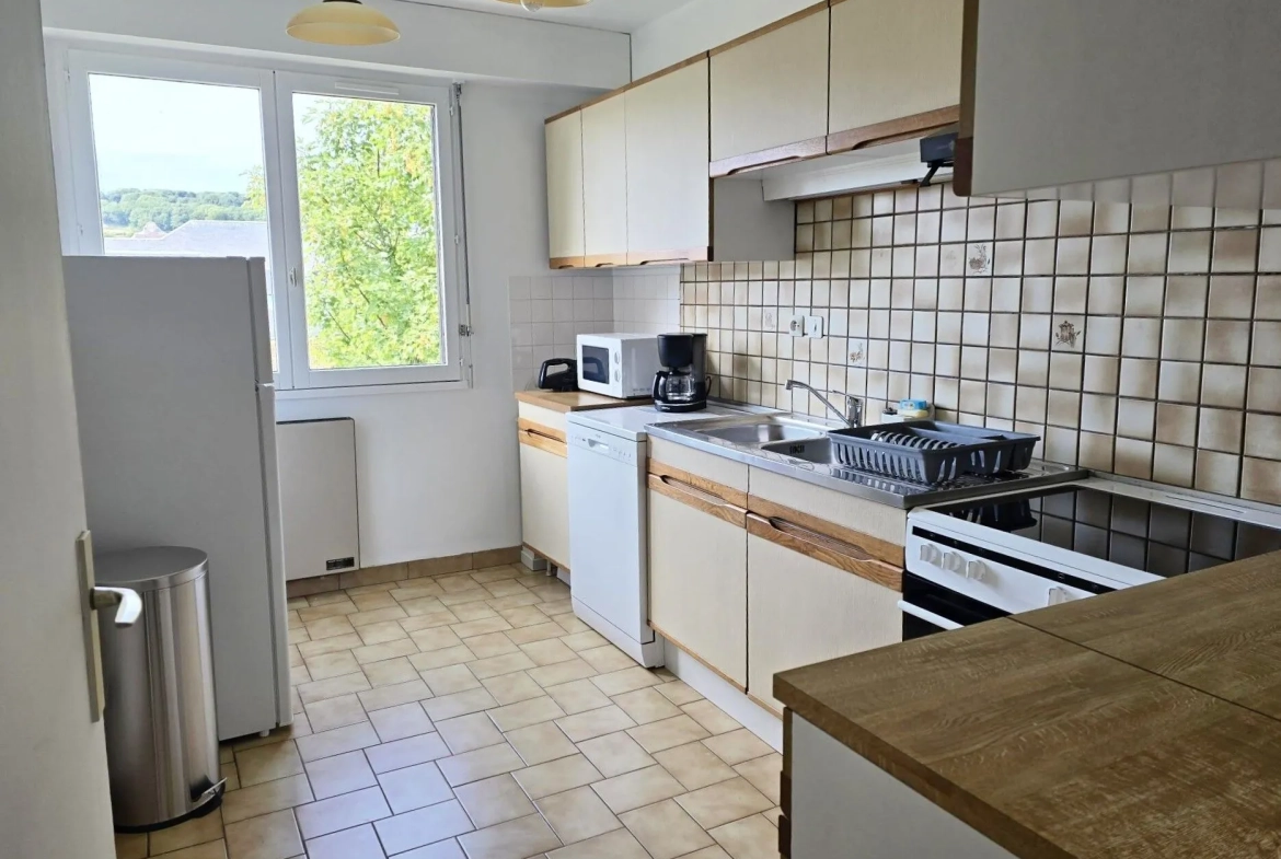 Appartement lumineux de 94,71 m² en centre-ville de Fécamp avec parking privé 