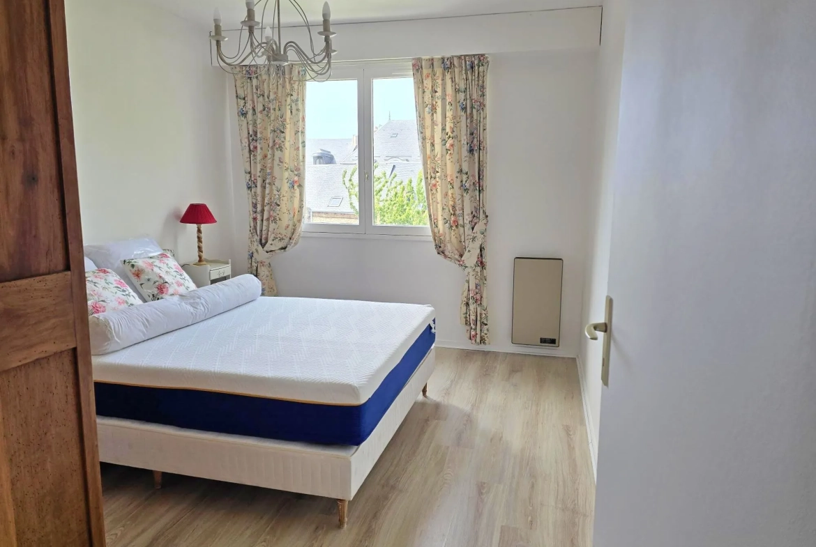 Appartement lumineux de 94,71 m² en centre-ville de Fécamp avec parking privé 