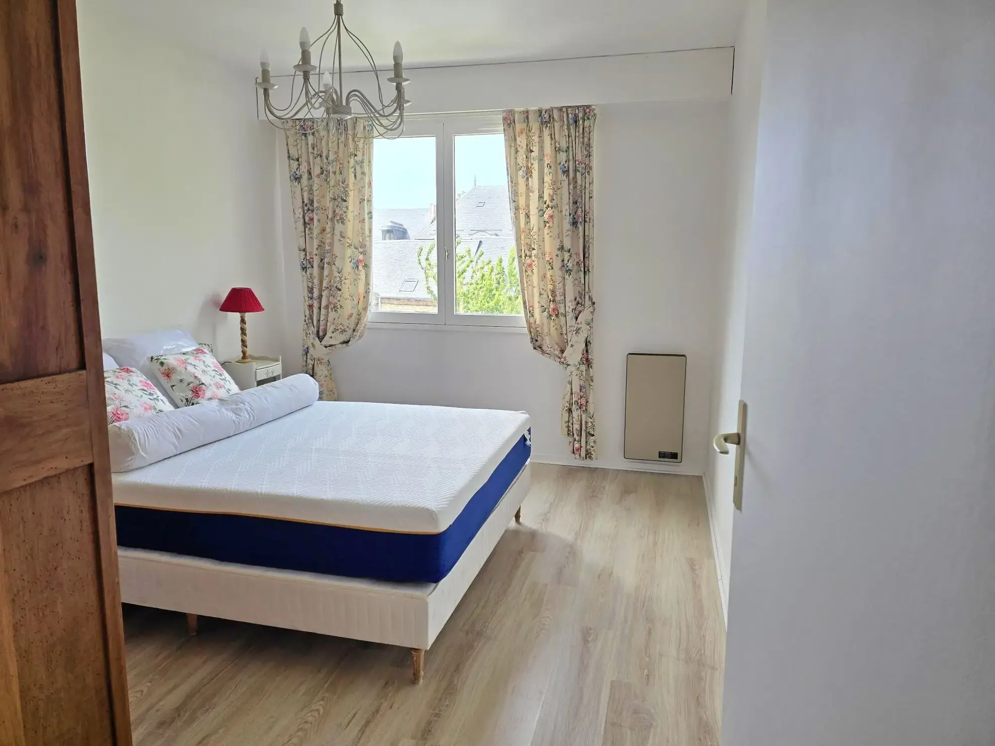 Appartement lumineux de 94,71 m² en centre-ville de Fécamp avec parking privé 