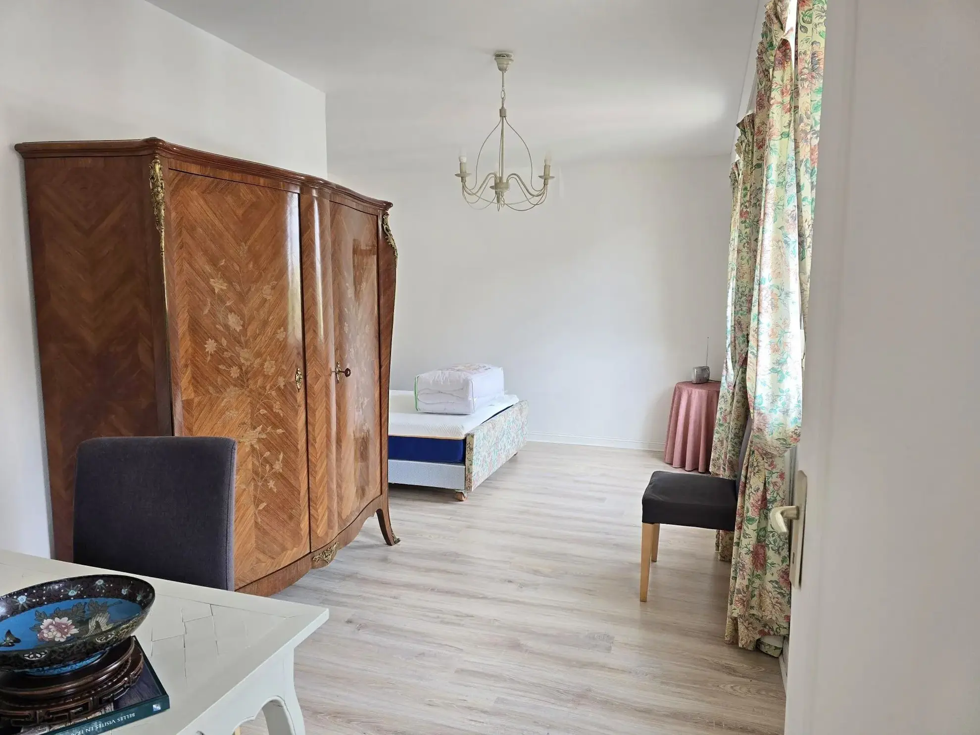 Appartement lumineux de 94,71 m² en centre-ville de Fécamp avec parking privé 