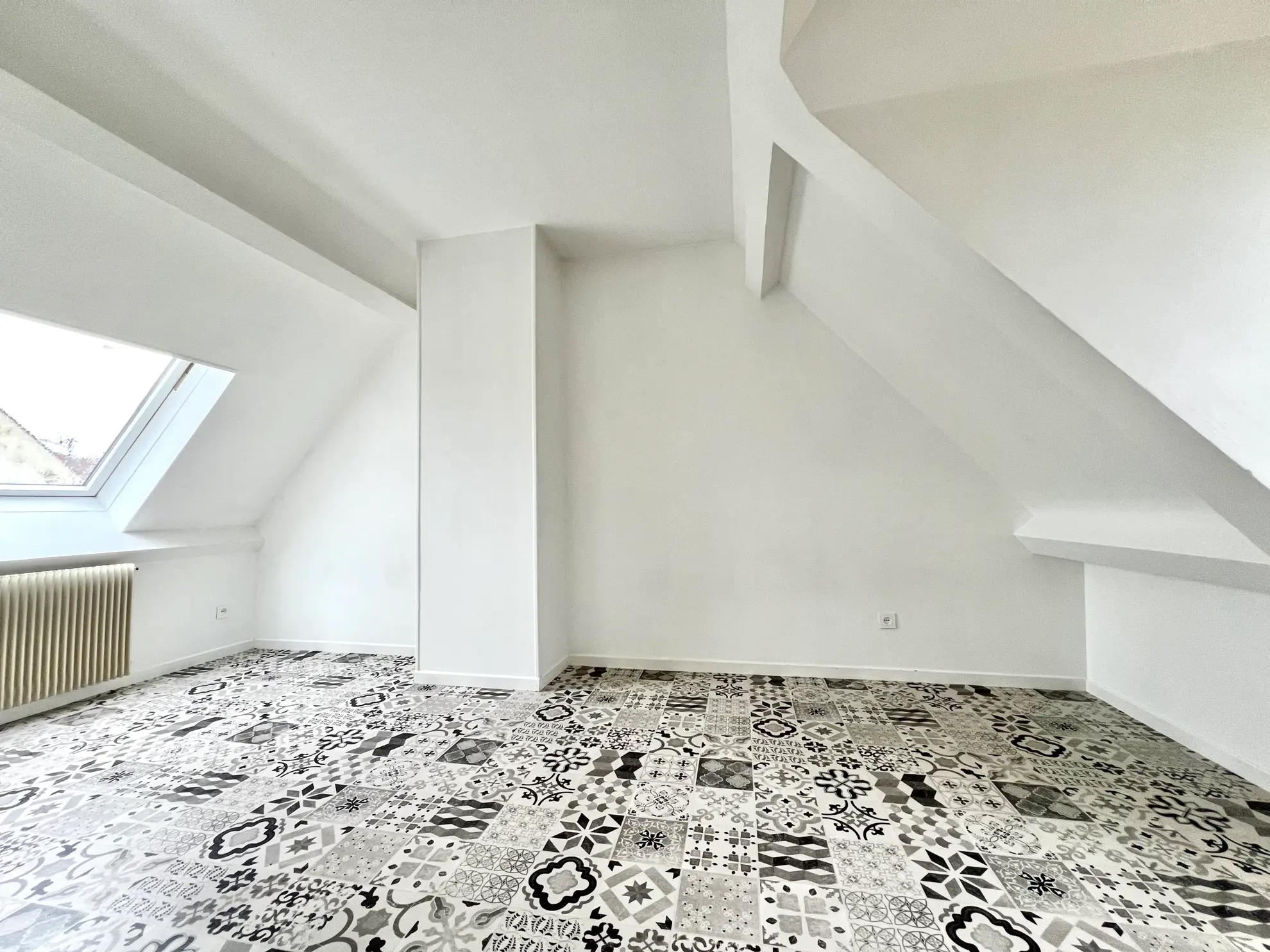 Maison à vendre à GUEUGNON avec 5 chambres, garage et grand terrain clos 