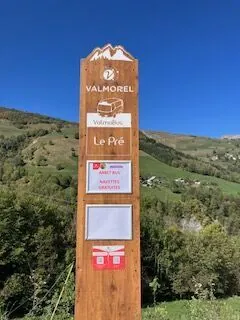 Appartement neuf au pied des pistes à Valmorel avec terrasse et stationnement 