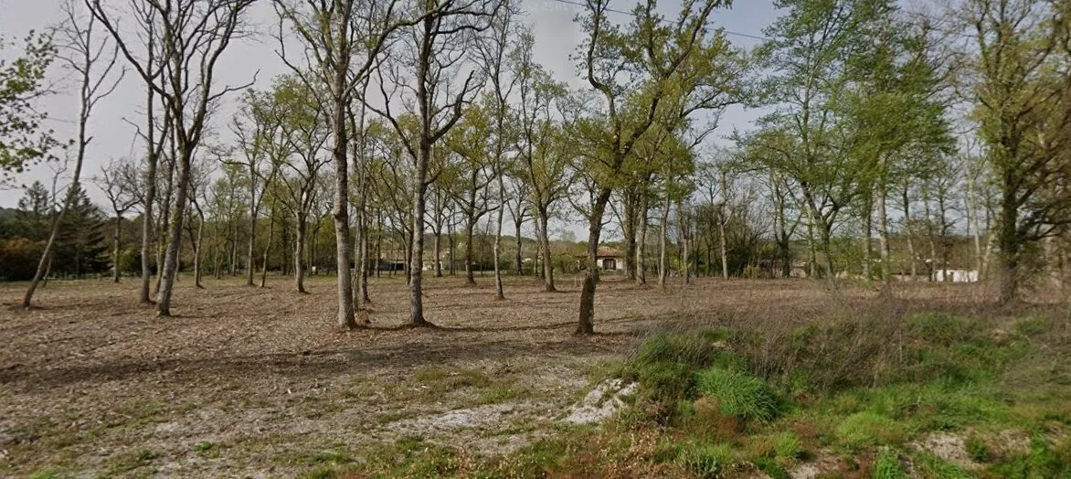 Terrain constructible à Grézet-Cavagnan - Superficie de 1174 m² 