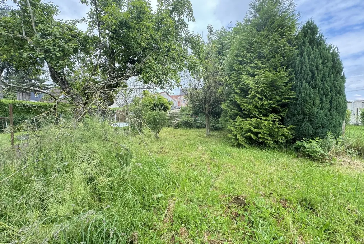 Maison à vendre proche centre-ville de Villers-Bretonneux avec jardin et dépendances 