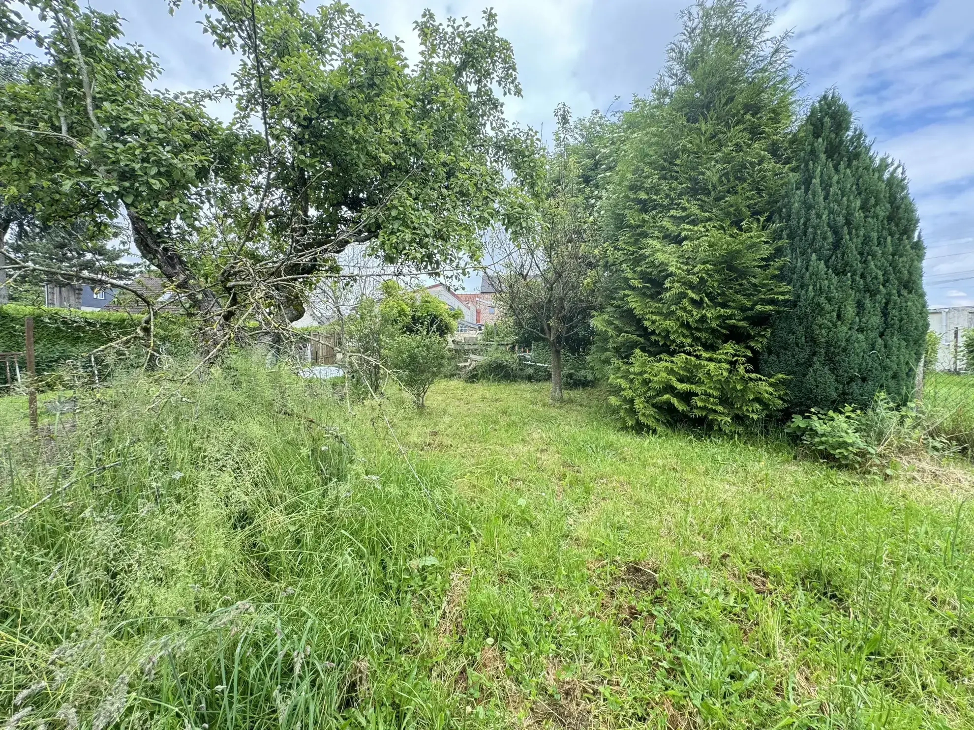 Maison à vendre proche centre-ville de Villers-Bretonneux avec jardin et dépendances 