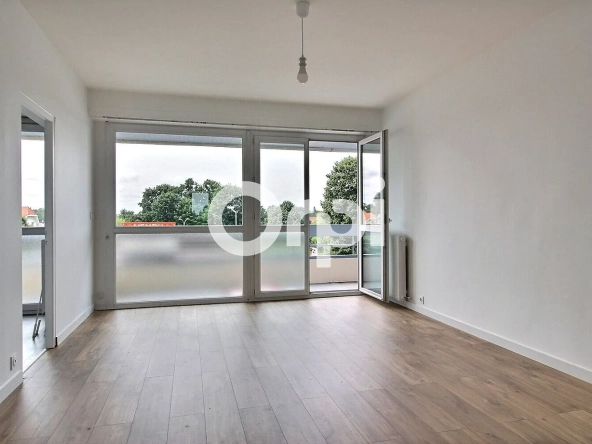 Appartement T4 rénové avec terrasse et parking à Pau