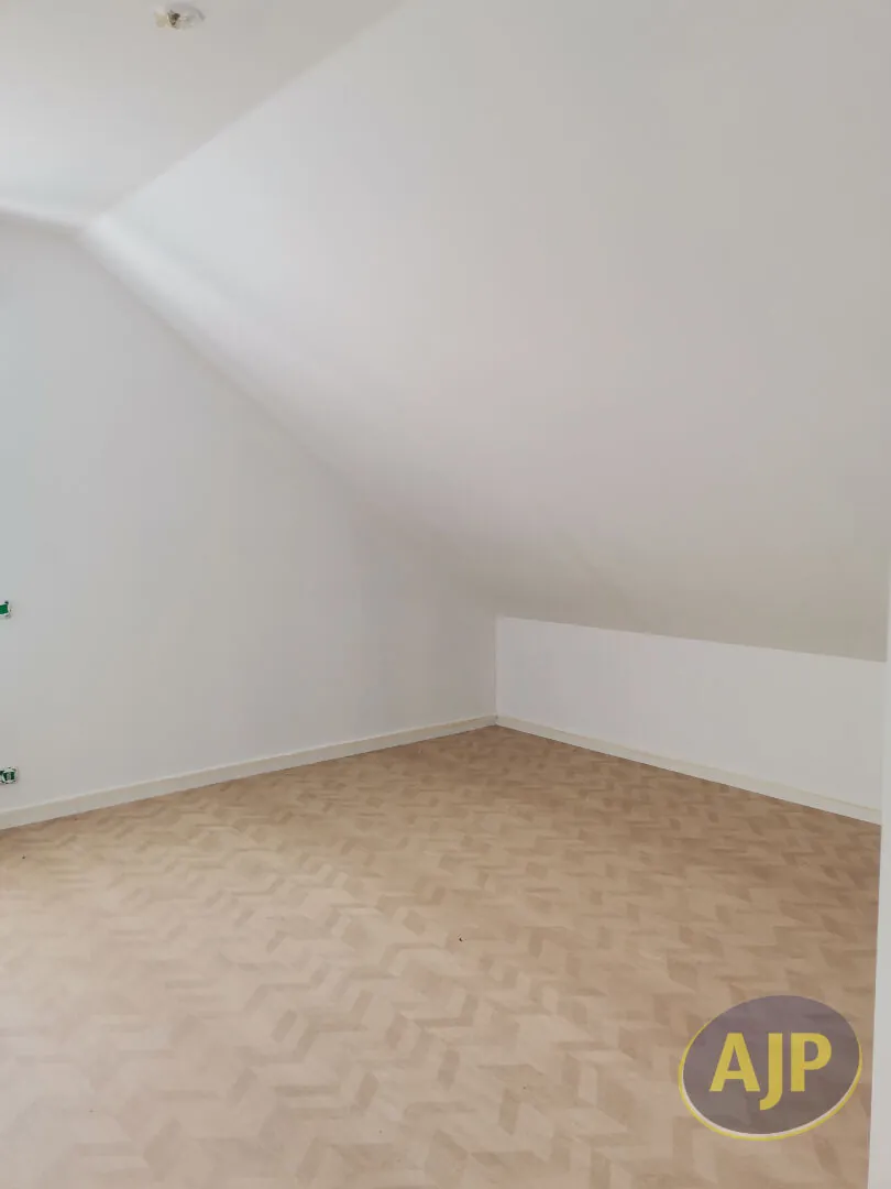 À vendre appartement neuf de 33,89 m² à Saint-Nazaire, dernier étage, secteur calme 
