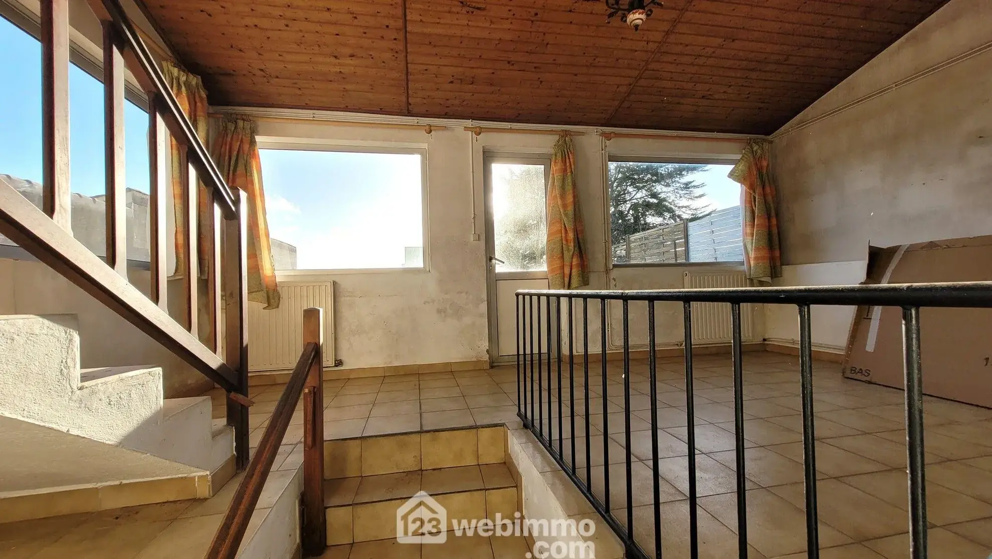 Charmante maison à rénover de 81 m² à Longeville-sur-Mer avec grand terrain 