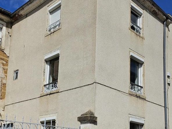 Charmante maison de village à Panissières avec potentiel de rénovation