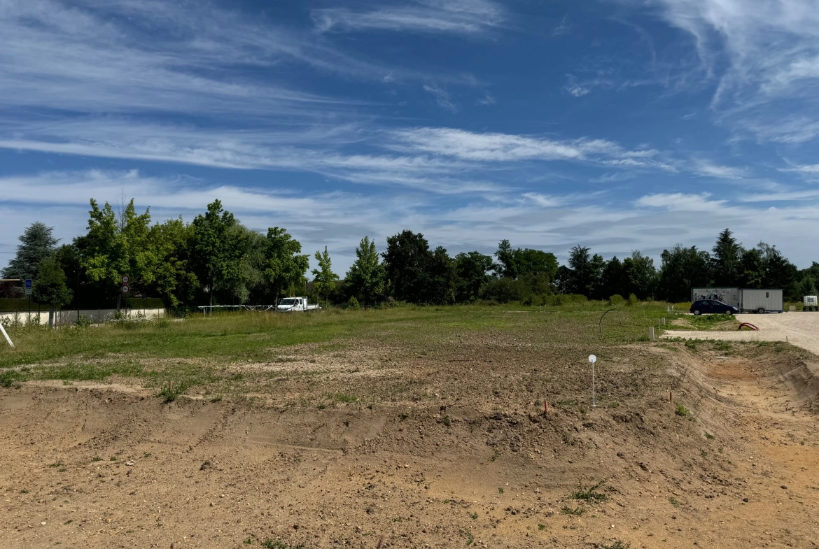 Terrain constructible viabilisé de 610 m² à Orléans, proche d'Olivet et La Source 